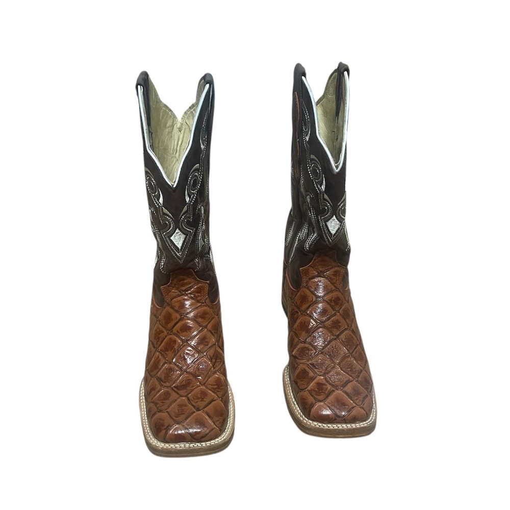 Brown Cowboy Boots with Quilted Leather and Pointed Toe